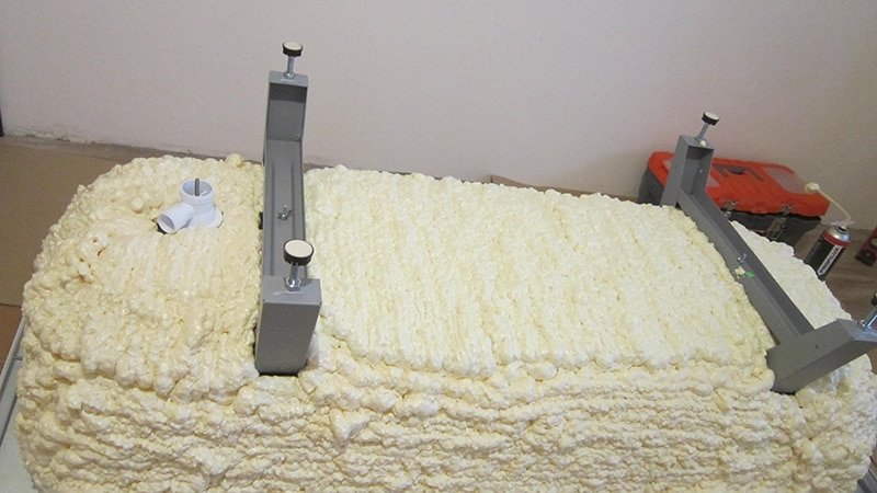 Кріплення ванни до стіни і підлоги: як правильно закріпити