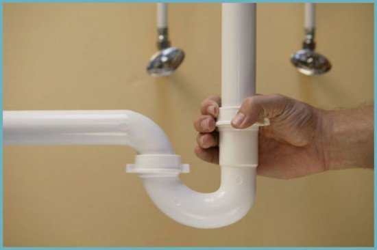 Як самостійно усунути засмічення в раковині (мийці або трубі) на кухні