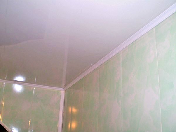 Чим обробити стіни у ванній: вибір кращого матеріалу