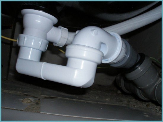 Вибираємо кращу систему злив перелив для ванни