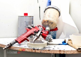 Вузькоспеціалізована шпаклівка зі скловолокном для авто: переваги та недоліки