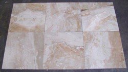 Мармурова плитка: багатство і розкіш у ванній кімнаті