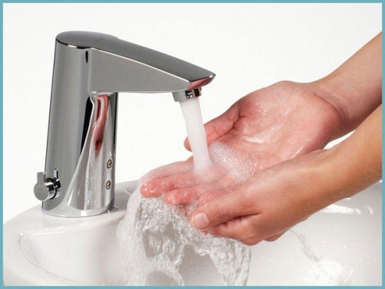 Чому починає гудіти кран при включенні води