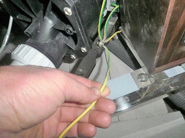 Заземлення ванни у квартирі, навіщо і як зробити