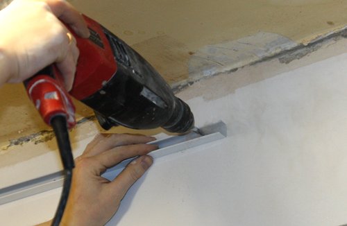 Монтаж рейкової стелі своїми руками поетапна інструкція