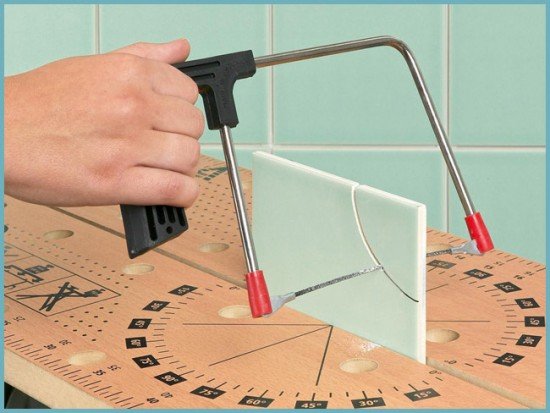 Як і чим грамотно різати плитку в домашніх умовах