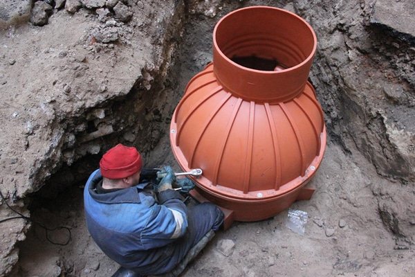 Дренажний колодязь — пластиковий, з бетонних кілець і покришок