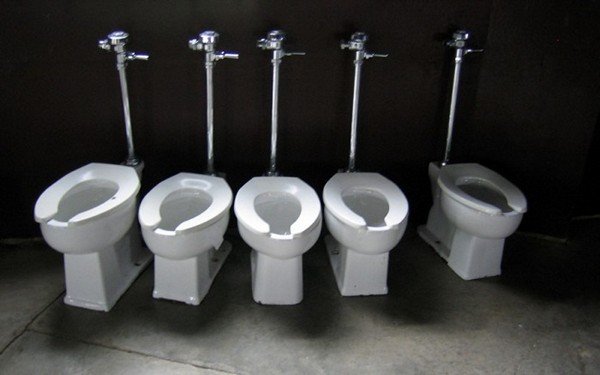 Унітаз без бачка: особливості і самостійна установка друкшпюлера