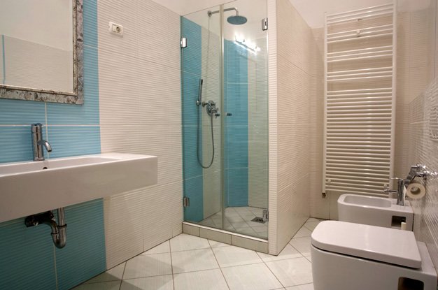 Ванна кімната з душовою кабіною дизайн