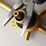 Картридж для змішувача душової кабіни: заміна своїми руками