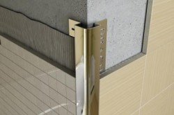 Як класти плитку в кутах ванної – способи, стикування, укладання (відео)