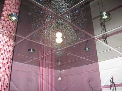 Дзеркальна стеля у ванній кімнаті, його види, плюси і мінуси Дзеркальна стеля у ванній кімнаті, його види, плюси і мінуси