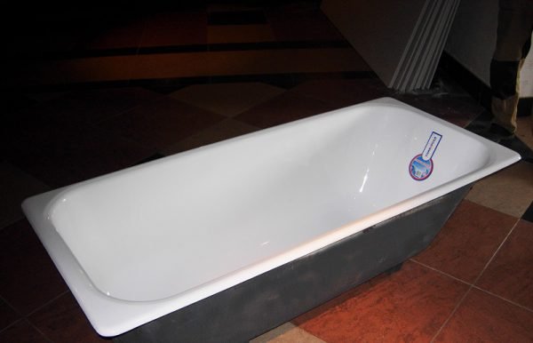 Розміри чавунної ванни (ширина і довжина), скільки важить чавунна ванна (фото, відео)