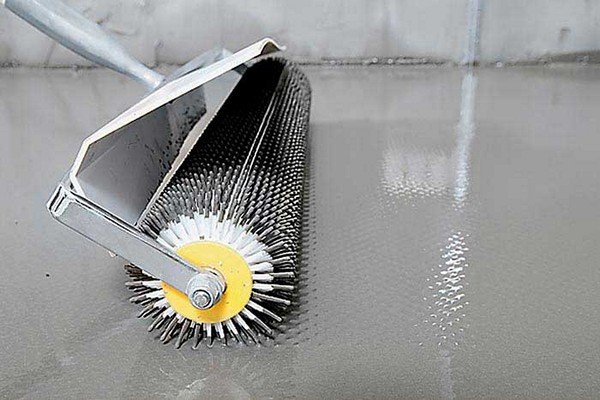 Наливна підлога у ванній: переваги і технологія монтажу