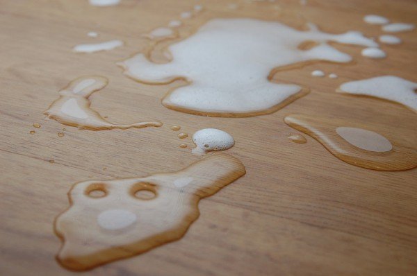 Ламінат у ванну кімнату — види вологостійкого ламінату (фото, відео)