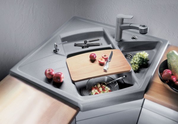 Подвійна мийка для кухні: вибір раковини з двома чашами і технологія підключення