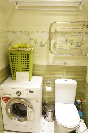 Ванна кімната у відтінках весни: ніжна зелень і квіткові мотиви в інтерєрі санвузла