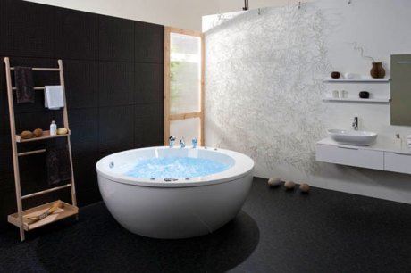 Круглі ванни в інтерєрі і технічні особливості: поради щодо вибору та фото