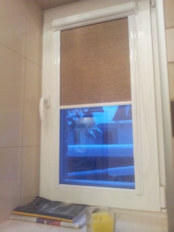 Шоколадна двокімнатна ванна в деревяному будинку