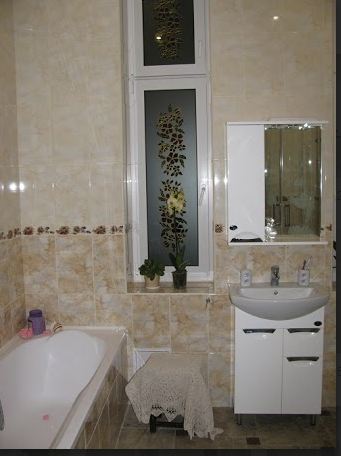 Гра в декаданс на 12 квадратних метрах Гра в декаданс на 12 квадратних метрах