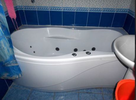 Ванна в блакитній лагуні: романтика морського бризу Ванна в блакитній лагуні: романтика морського бризу