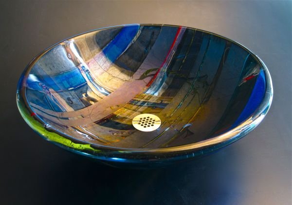 Скляні раковини для ванної кімнати: фото і нюанси вибору стильного сантехніки