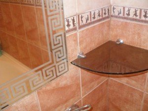 Полиця для ванної з скла