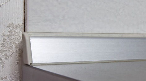 Як прикріпити плінтус до стільниці Як прикріпити плінтус до стільниці