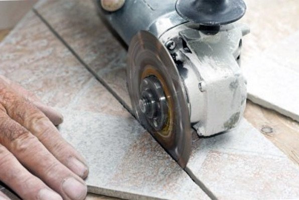 Чим різати керамогранітную плитку і як