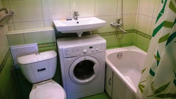 Інтерєр ванної з пральною машиною: фото кімнати в сучасному стилі, підходи до обробки і розстановці основних елементів дизайну