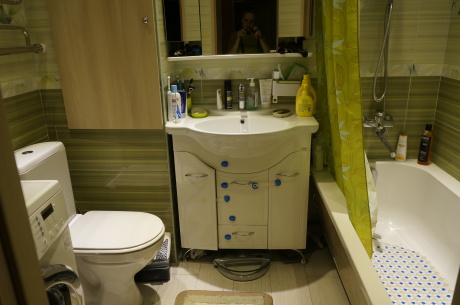 Ванна кімната у відтінках весни: ніжна зелень і квіткові мотиви в інтерєрі санвузла