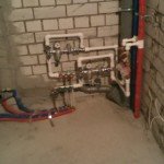 Розводка труб водопостачання і каналізації в санвузлі