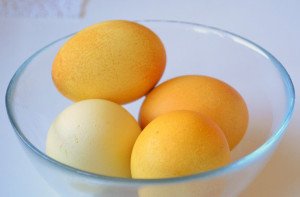 Як пофарбувати яйця на Великдень