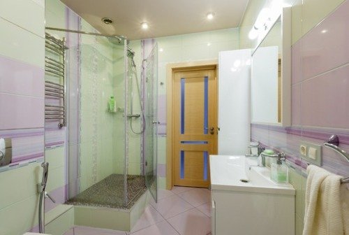 Красива і яскрава ванна