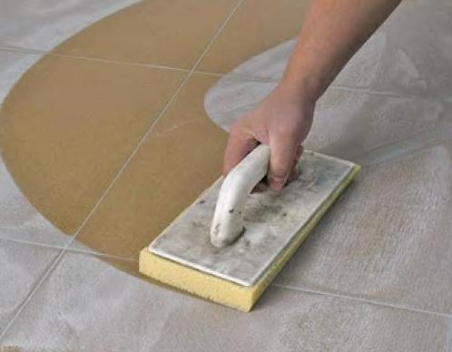Як затирати шви на плитці правильно