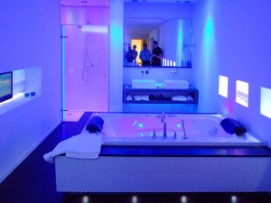 Дизайн ванної кімнати в білих тонах Дизайн ванної кімнати в білих тонах