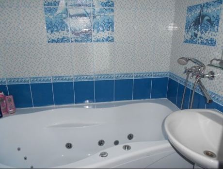 Ванна в блакитній лагуні: романтика морського бризу Ванна в блакитній лагуні: романтика морського бризу