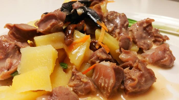 Як приготувати курячі шлунки, щоб були мякими: рецепт покроково з фото