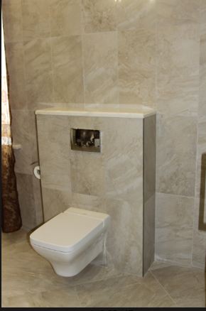 Королівська розкіш з ліліями: ефектний дизайн великої ванної кімнати