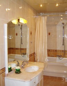 Натяжна стеля у ванній кімнаті: вибір і технологія монтажу