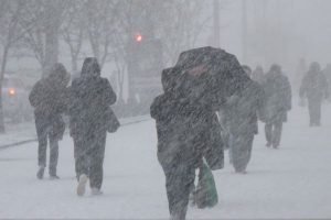 Сонник Заметіль за вікном сильна завірюха бачити уві сні до чого сниться?