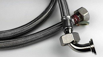 Яким має бути заливний шланг для пральної машинки