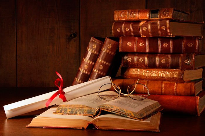 Які книги варто прочитати для саморозвитку кожній людині і чому (список)