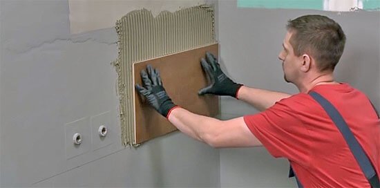 Установка ванни   до чи після укладання плитки?