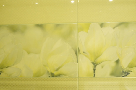 Ванна кімната у відтінках весни: ніжна зелень і квіткові мотиви в інтерєрі санвузла