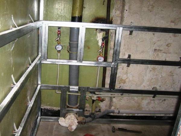 Вирівнювання стін у ванній під плитку штукатуркою і гіпсокартоном за всіма правилами