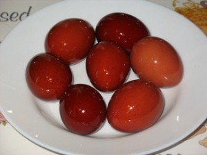 Як пофарбувати яйця на Великдень