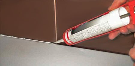 Установка ванни   до чи після укладання плитки?