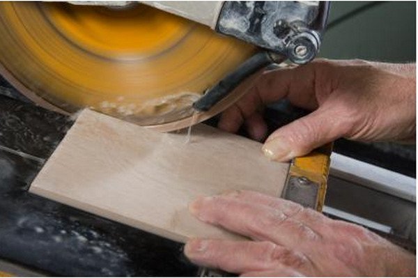 Як правильно різати плитку плиткорізом Як правильно різати плитку плиткорізом