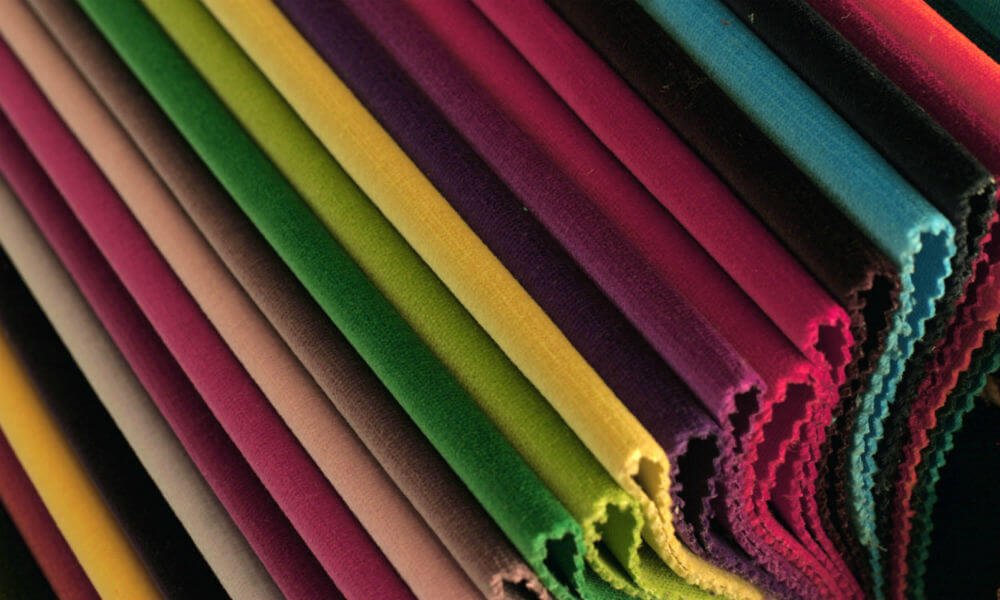 Оббивка меблів: особливості підбору і перетяжки своїми руками